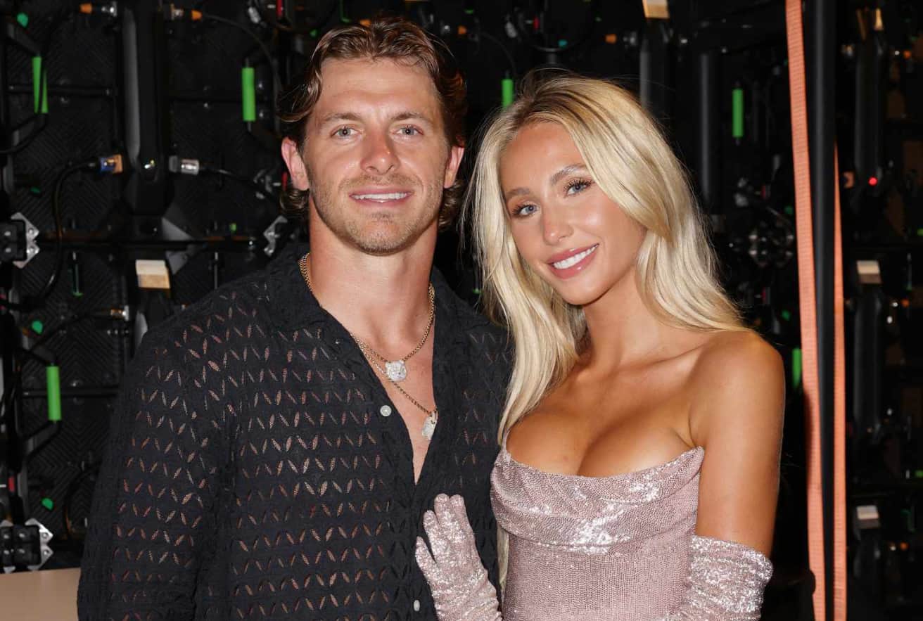 Hottest NFL Players Wives & Girlfriends