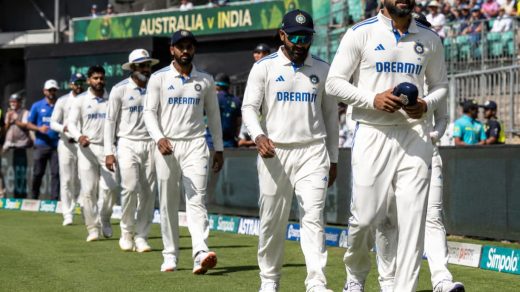 Tea Break Time in Test Cricket